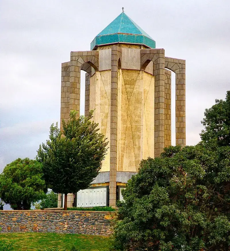 تور قطار همدان